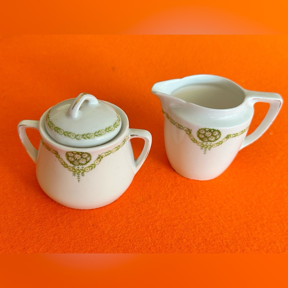 Art Nouveau Weimar Germany Porcelain Creamer & Sugar Set GREEN LEAVES & DAISIES